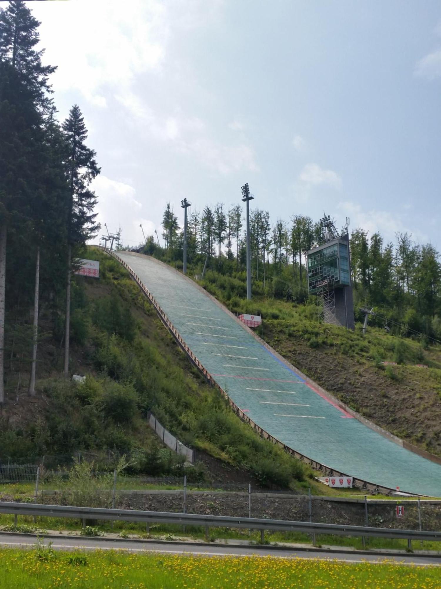 Biały